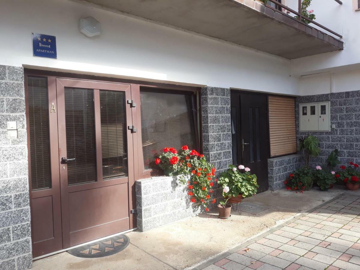 קארלובץ Apartmani Kristanic מראה חיצוני תמונה